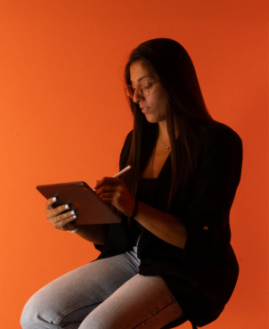 Vanessa Carvalho hover